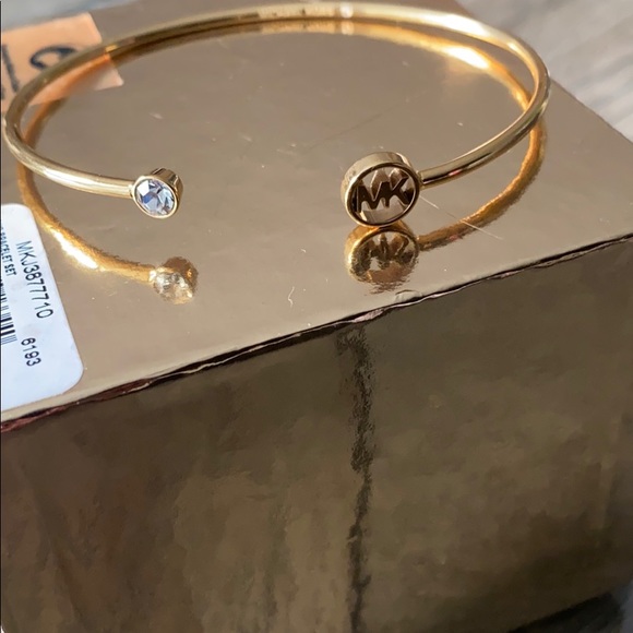 NWOT MichaelKors two bracelet set - Picture 5 of 7